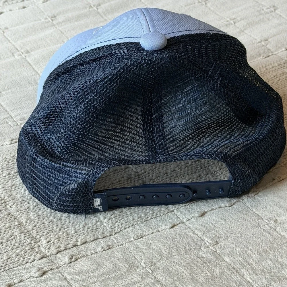 Vineyard Vines Kids Whale Dot Performance Trucker Hat  Snap Back Adjustable - Picture 6 of 8